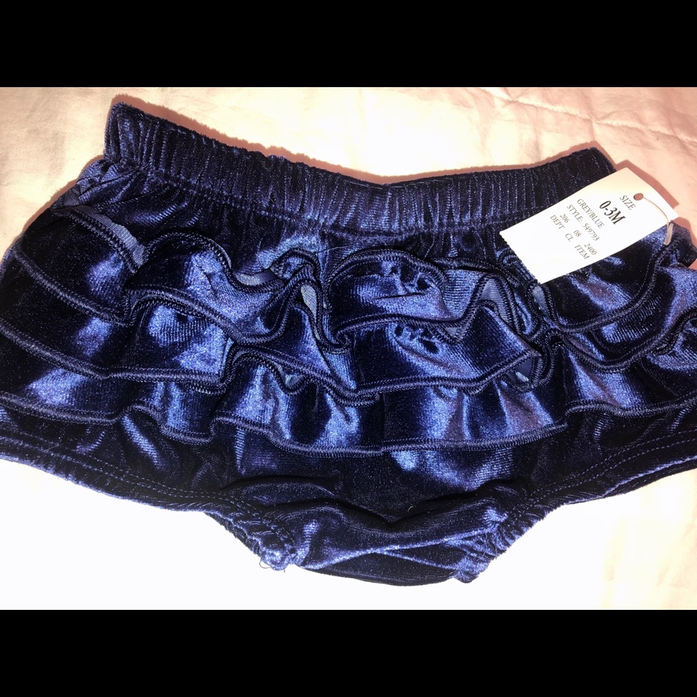 BNWT- Beautiful Blue 💙 Baby undies SZ 0-3 mo
